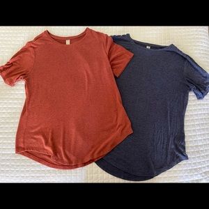 Bundle of 2 Old Navy Short Sleeve Long Shirts